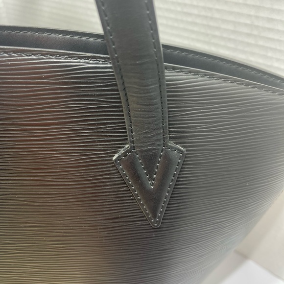 Louis Vuitton Epi St Jacques in Black leather with dust bag. Preloved. - Picture 11 of 14